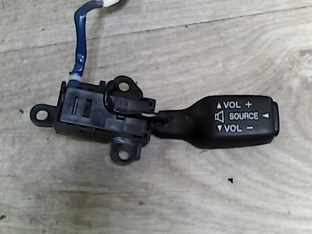 MAZDA MPV 99-05 Autórádió kezelőegység 1. kép