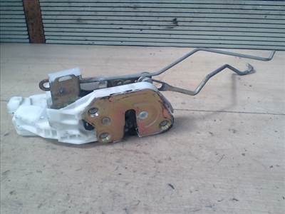 MITSUBISHI LANCER 96-98 Bal első ajtó zárszerkezet központi záras