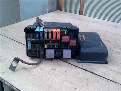 RENAULT LAGUNA 00-05 Biztosítéktábla BCM BSI BSM SAM GEM modul Motortér
