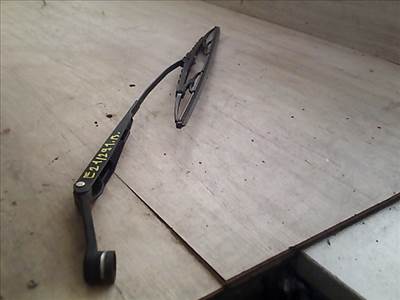 SUZUKI SWIFT 96-05 Ablaktörlő kar bal első