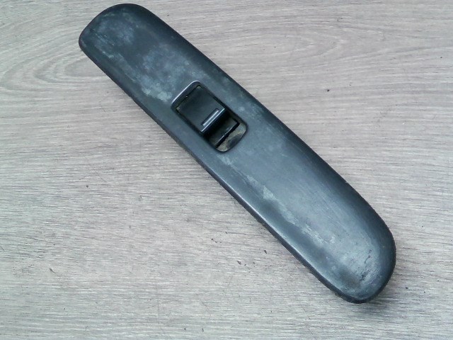 SUZUKI SWIFT 96-05 Jobb első ablakemelő kapcsoló 1. kép