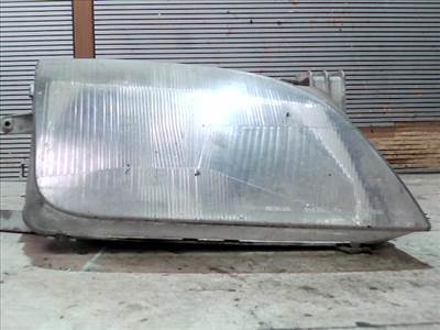 SUZUKI SWIFT 96-05 Jobb első fényszóró