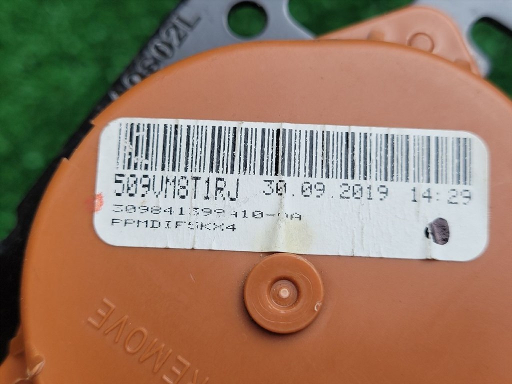 SUZUKI VITARA Hátsó középső Biztonsági Öv 309841399A10 309841399a10aa 3. kép