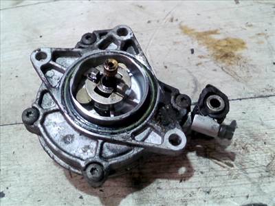 AUDI A8 94.06-02.12 Vákuumpumpa