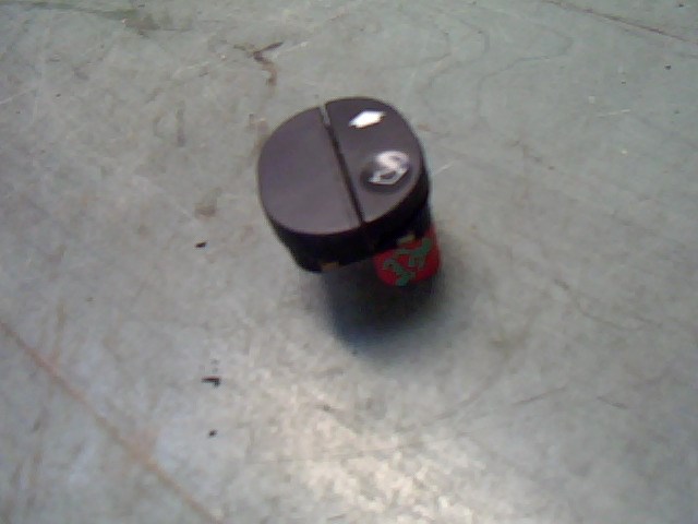 FORD FUSION 02-05 Jobb első ablakemelő kapcsoló 1. kép