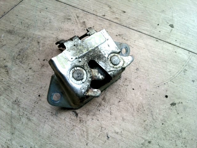 FORD MONDEO 93-96 Csomagtér ajtó zárszerkezet 1. kép