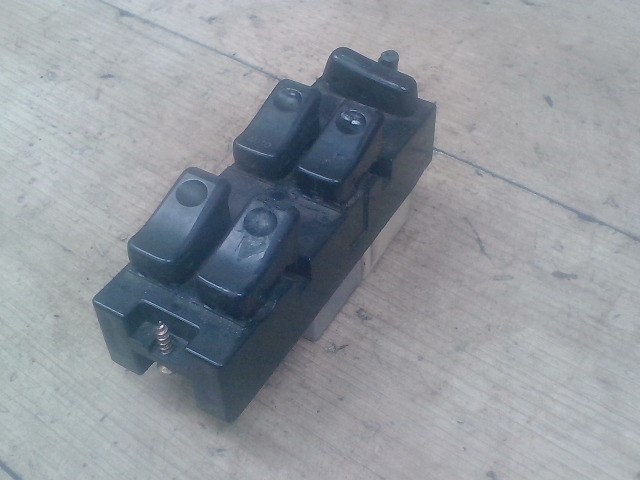 MAZDA 626 97.08-00.07 Bal első ablakemelő kapcsoló 1. kép