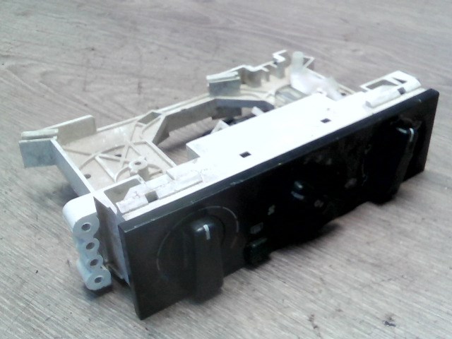 MITSUBISHI CARISMA 99.08- Fűtés vezérlő panel 1. kép