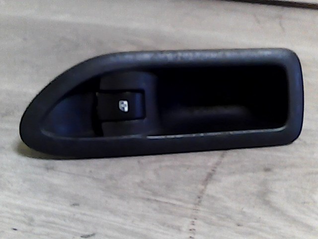 RENAULT LAGUNA 00-05 Bal hátsó ablakemelő kapcsoló 1. kép