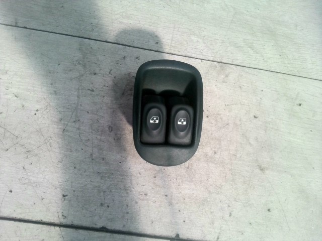 RENAULT MEGANE SCENIC 97-99 Ablakemelő kapcsoló pozíció független 1. kép