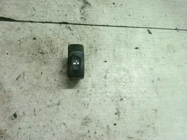 RENAULT MEGANE SCENIC 99-03 Bal hátsó ablakemelő kapcsoló 1. kép