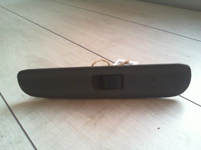 SUZUKI SWIFT 96-05 Jobb első ablakemelő kapcsoló 1. kép