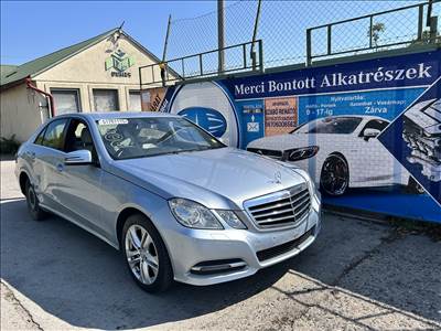 Mercedes E 350 CDI OM642852 (W212) bontott alkatrészei
