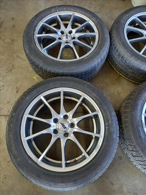 Dacia Duster 5x114.3-as 8x18" haszn Aez alufelni, 225/55 használt Sunny téli gumi sxx2 2. kép