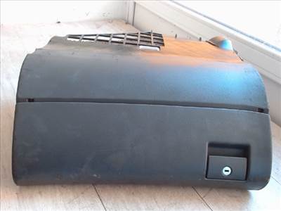 AUDI A4 98-01 Kesztyűtartó