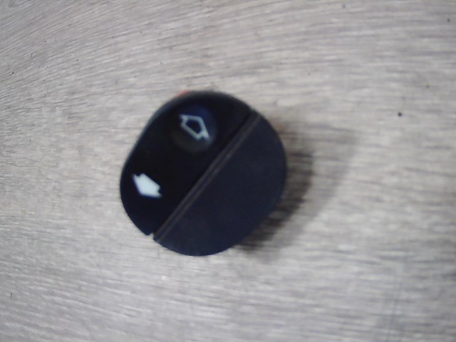 FORD FUSION 02-05 Jobb első ablakemelő kapcsoló 1. kép