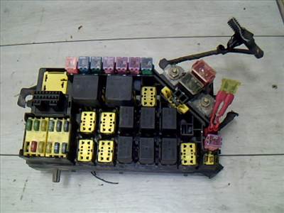 KIA CARNIVAL Biztosítéktábla BCM BSI BSM SAM GEM modul 