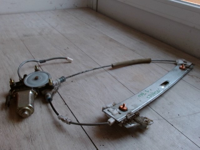 MAZDA MPV 99-05 Jobb hátsó ablakemelő szerkezet elektromos 1. kép