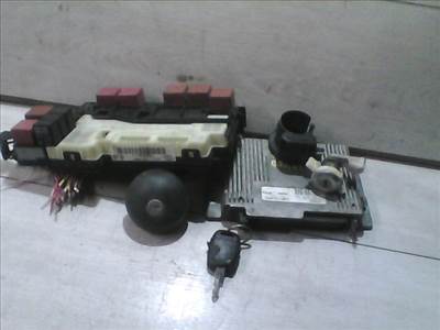 RENAULT CLIO 98-01 Motorvezérlő egység ECU PCM modul