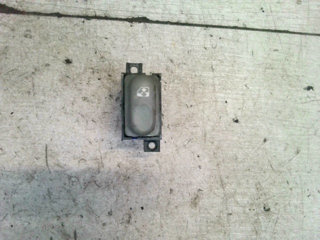 RENAULT MEGANE SCENIC 99-03 Ablakemelő kapcsoló pozíció független 1. kép