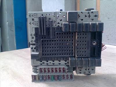 VOLVO S80 98.05.01-06.02.28 Biztosítéktábla BCM BSI BSM SAM GEM modul Csomagtér