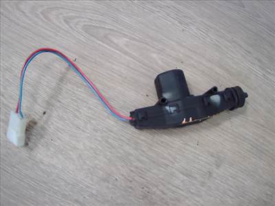 VOLKSWAGEN POLO VARIANT 97-01 Központizár motor