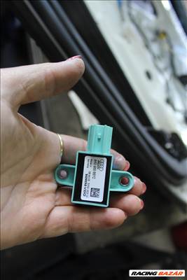 Audi A4/B8 Jobb első oldal ütközés érzékelő  8k0955557c