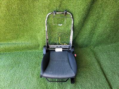 SUZUKI S-CROSS Bal első Ülés 8535574S00 8501957t80