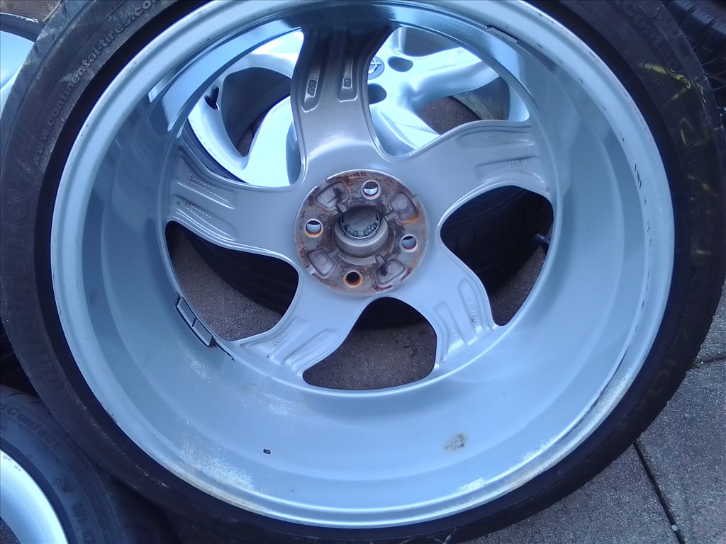 18" gyári Opel Adam alufelni, rajta 225/35 Continental Sport Contact5 nyári gumi szenzorral 6. kép