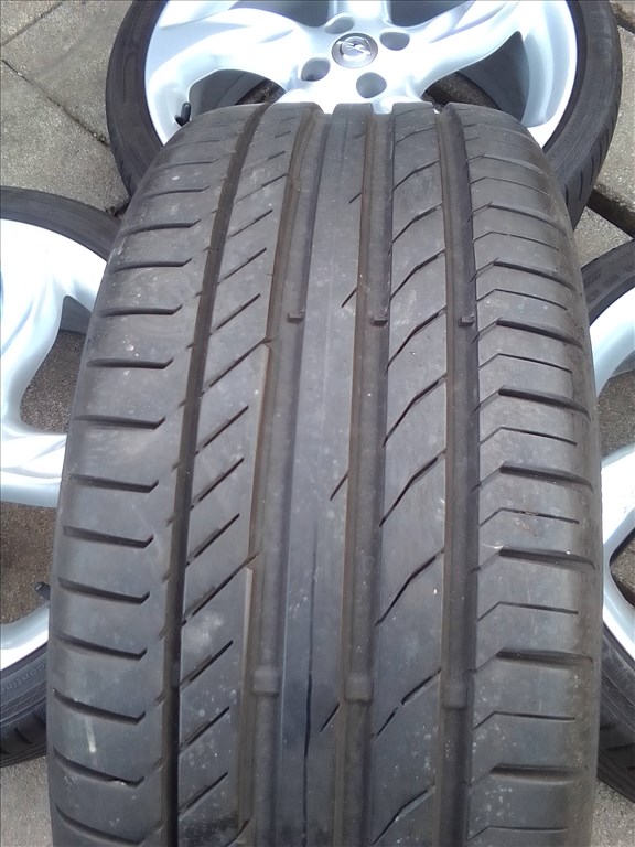 18" gyári Opel Adam alufelni, rajta 225/35 Continental Sport Contact5 nyári gumi szenzorral 7. kép