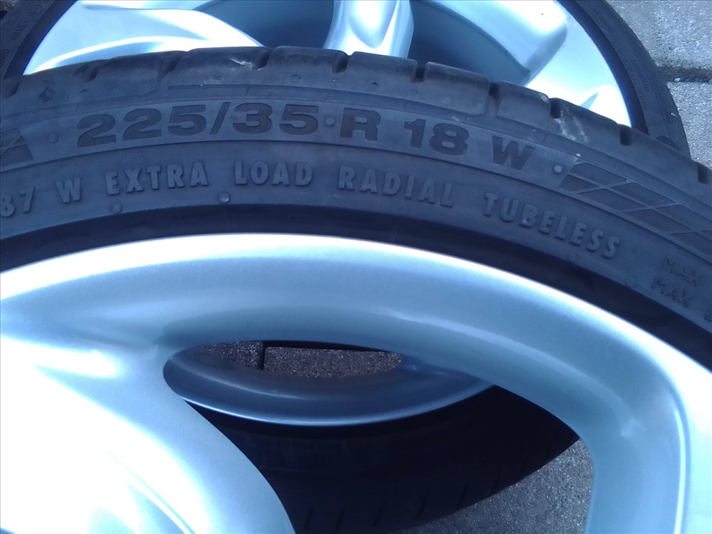 18" gyári Opel Adam alufelni, rajta 225/35 Continental Sport Contact5 nyári gumi szenzorral 9. kép