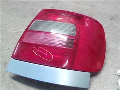 AUDI A4 94-98 Jobb hátsó lámpa
