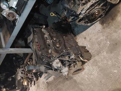 MERCEDES 190 Motor. benzin fűzött blokk hengerfejjel