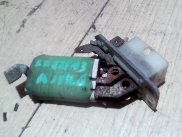 OPEL ASTRA F 94-02 Fűtőmotor előtét ellenállás  1. kép