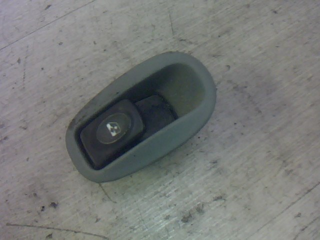 RENAULT MEGANE SCENIC 99-03 Bal hátsó ablakemelő kapcsoló 1. kép