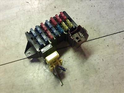 SUZUKI SWIFT 96-05 Biztosítéktábla BCM BSI BSM SAM GEM modul Utastér