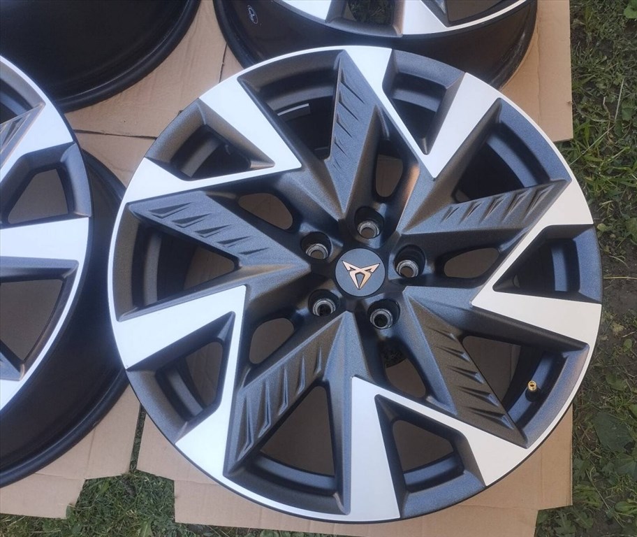 5x112 19 Cupra gyári alufelni r19 " Formentor Seat Skoda VW Audi 1. kép