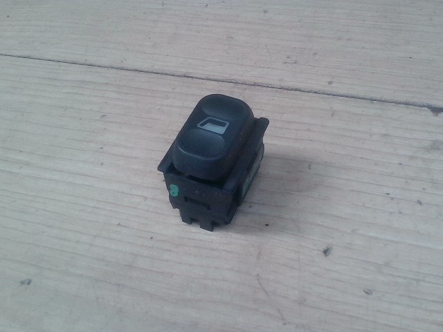 PEUGEOT 605 Bal hátsó ablakemelő kapcsoló 1. kép