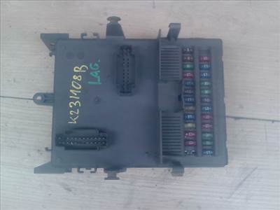 RENAULT LAGUNA 00-05 Biztosítéktábla BCM BSI BSM SAM GEM modul Utastér