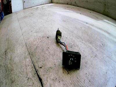 SUZUKI SWIFT 96-05 Fényszórómagasság állító kapcsoló