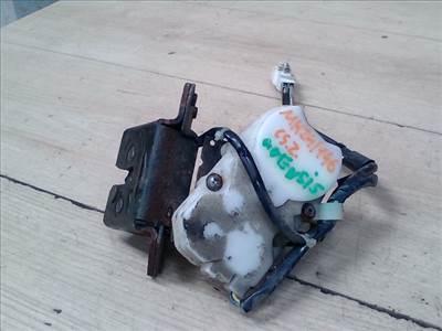 TOYOTA Avensis Verso 2001.08.01-2009.03.31 Csomagtérajtó zárszerkezet