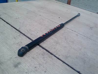 VOLKSWAGEN GOLF IV. Csomagtérajtó kitámasztó teleszkóp bal