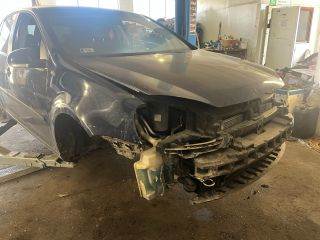 VW GOLF V (1K1) Jobb első Féknyereg Munkahengerrel