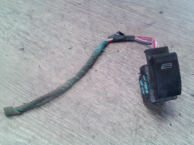 AUDI A3 96-00 Jobb első ablakemelő kapcsoló 1. kép