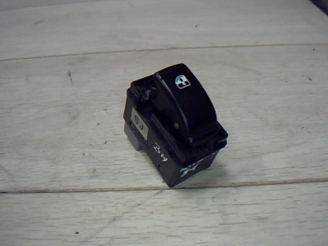 CHEVROLET LACETTI Bal hátsó ablakemelő kapcsoló 1. kép