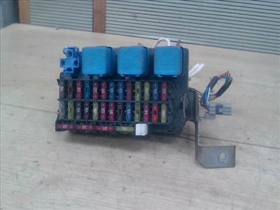 NISSAN VANETTE CARGO Biztosítéktábla BCM BSI BSM SAM GEM modul Utastér