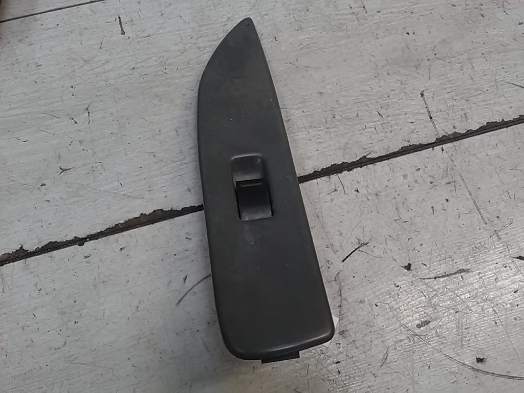 SUZUKI SWIFT 96-05 Jobb első ablakemelő kapcsoló 1. kép