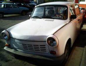 TRABANT 1,1 FÉLTENGELY