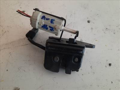 Alfa Romeo 147 csomagtér ajtó alsó zár 