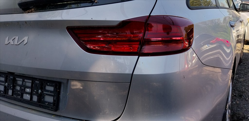 Kia Cee'd (CD) bontott alkatrészei 3. kép